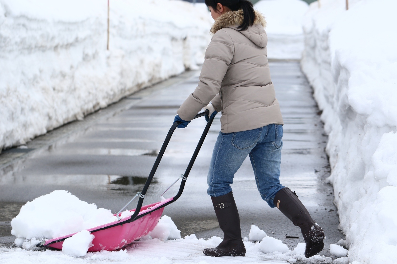 Put Injuries On Ice With Shovel Safety Tips
