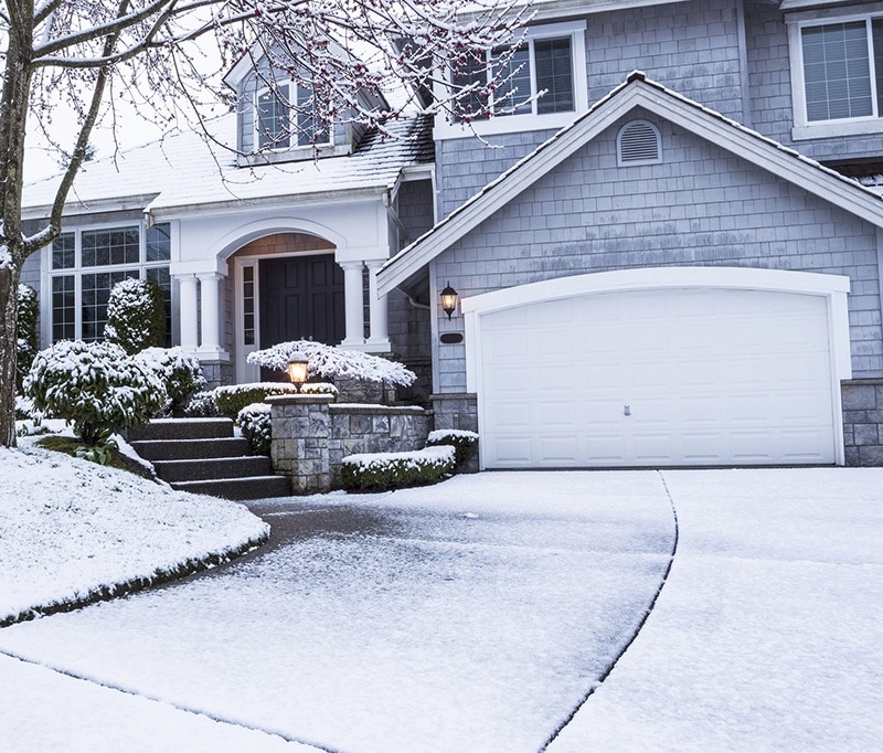 Tips for Winterizing Your Home While You 're Away on Winter Vacation