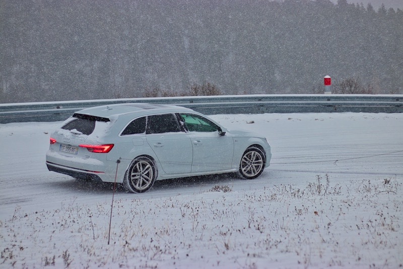 Top Tips to Quickly Defrost Your Windshield in Winter